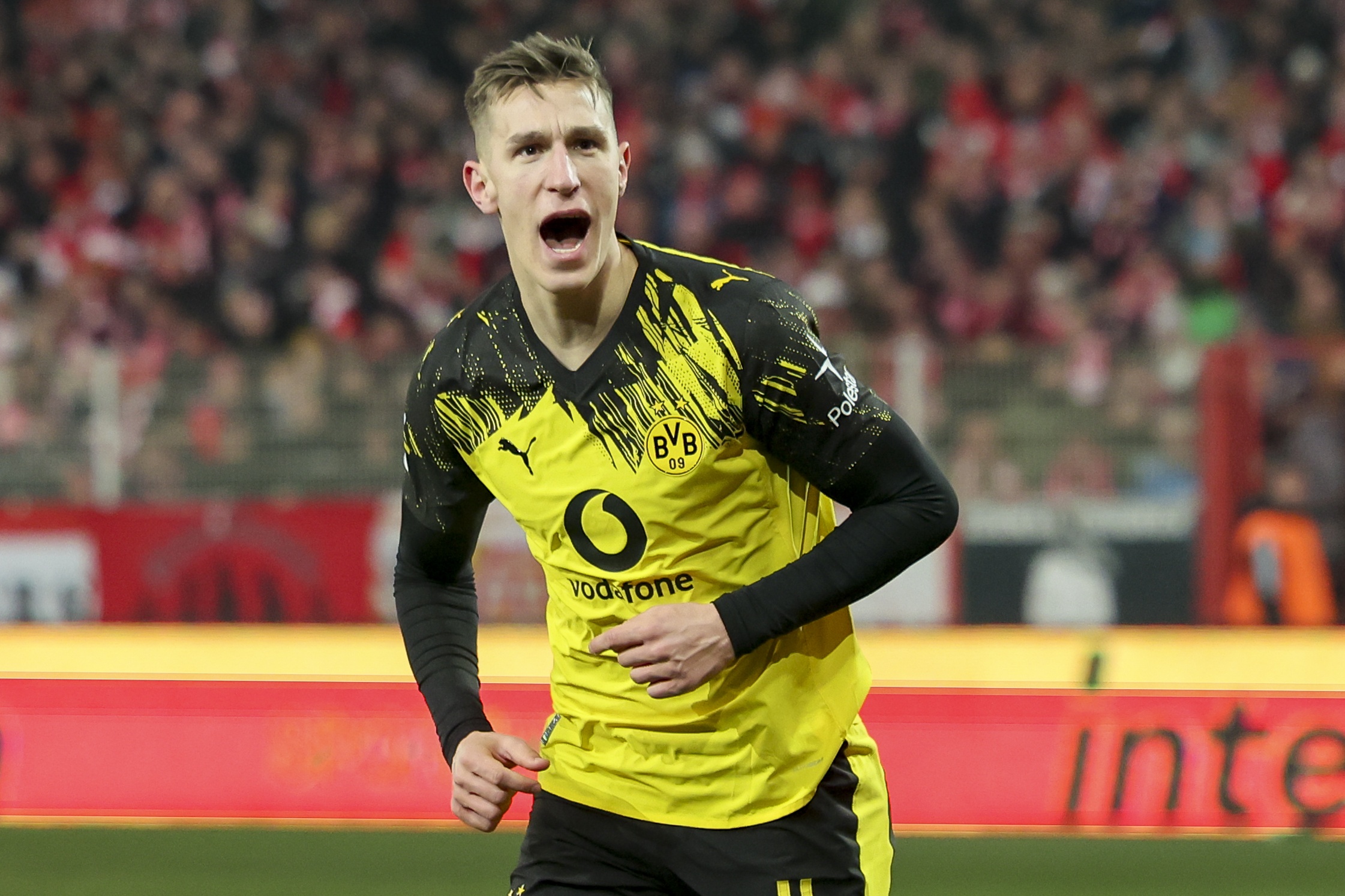 记者：内马尔对参加世界杯始终保持乐观，因为他无需测试